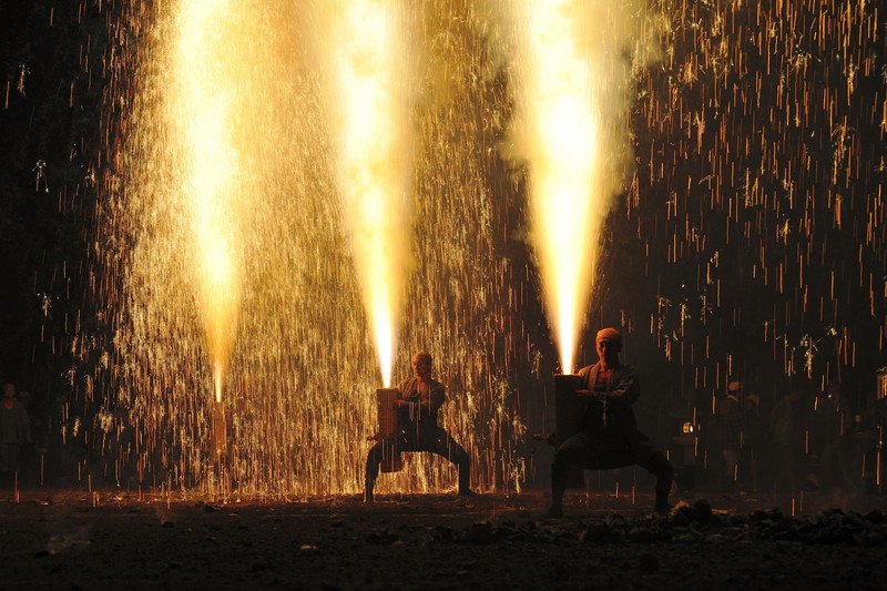 手筒花火は「吉田神社」が発祥の地といわれる